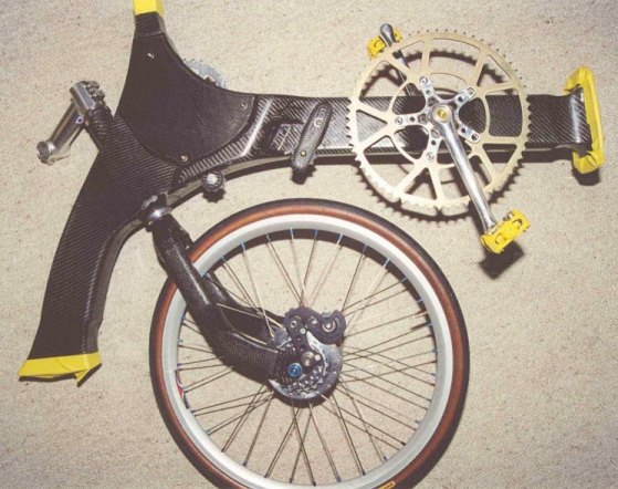 Die Antriebseinheit ( ohne Ketten, etc. )